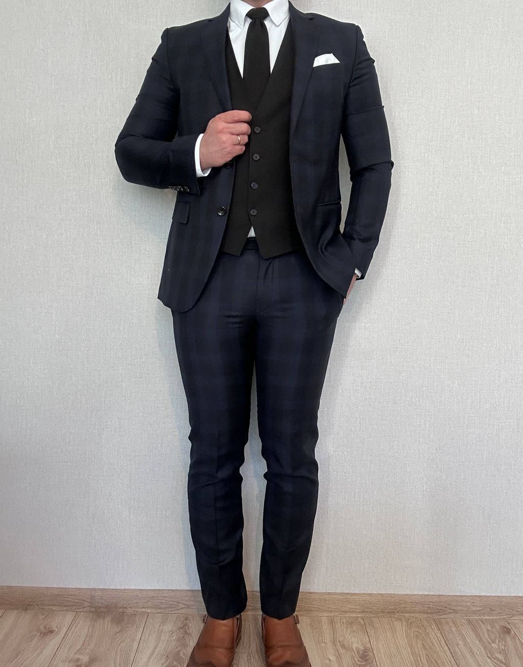 Garnitur wełniany granatowy krata JOOP 48