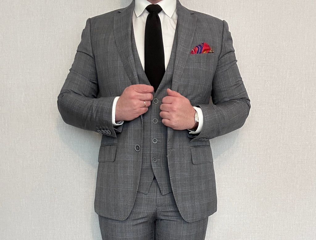 Trzyczęściowy garnitur szary krata Próchnik